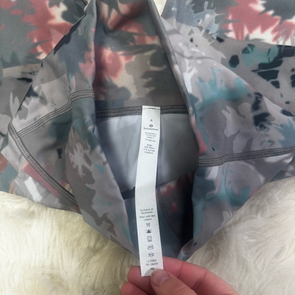 Lululemon Wunder Under High-Rise Tight 28" Full-On Luxtreme Multi-Colored size 4 - Picture 4 of 9